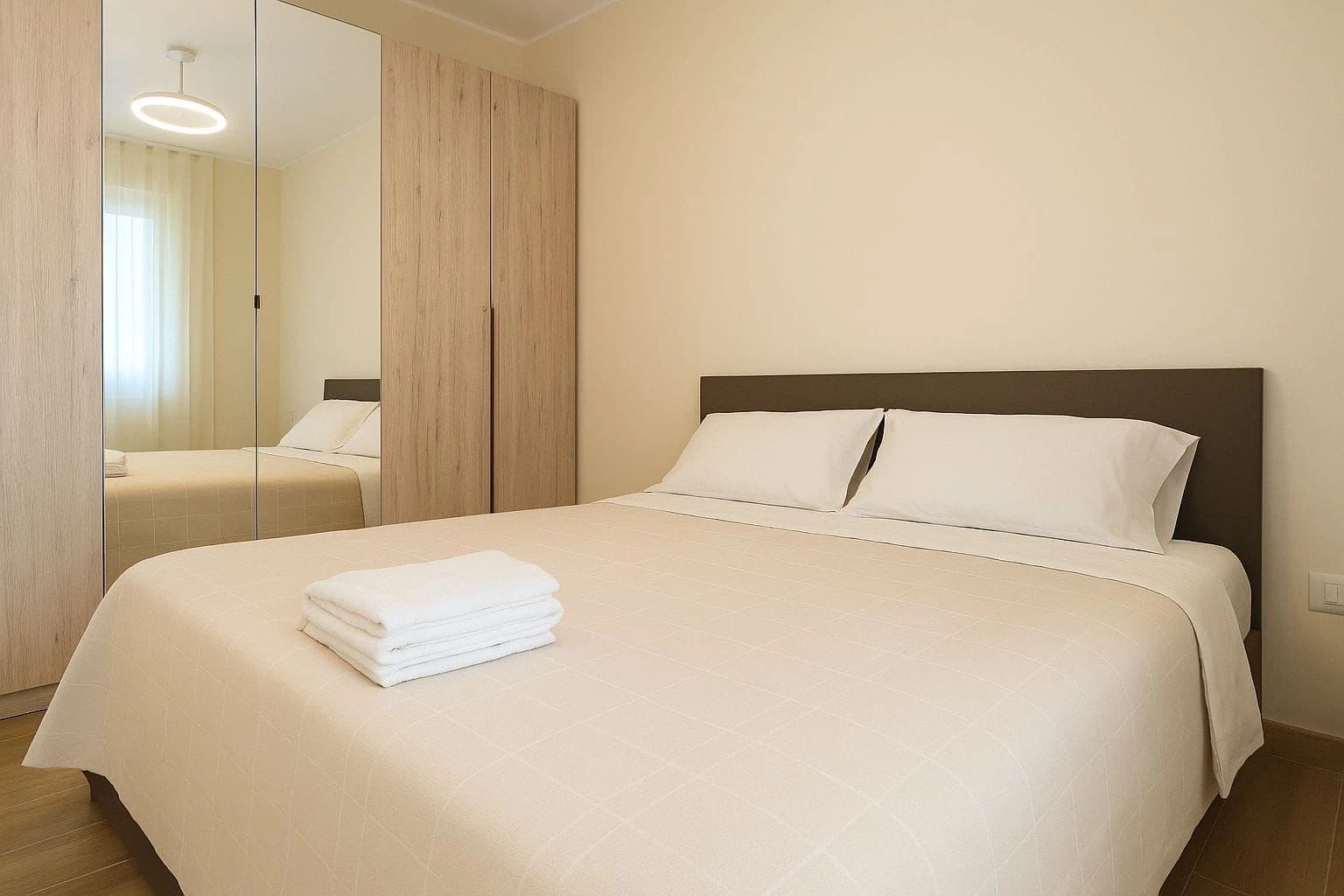 Camera Matrimoniale - Casa Vacanze Orchidea, Quartu Sant'Elena, vicino alla spiaggia di Poetto, Sardegna